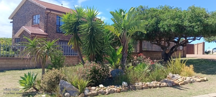 4 Bedroom Property for Sale in Hartenbos Heuwels Western Cape